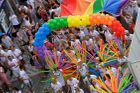 Centrem Prahy prošel průvod Prague Pride. Zúčastnilo se jej 40 tisíc lidí, včetně politiků