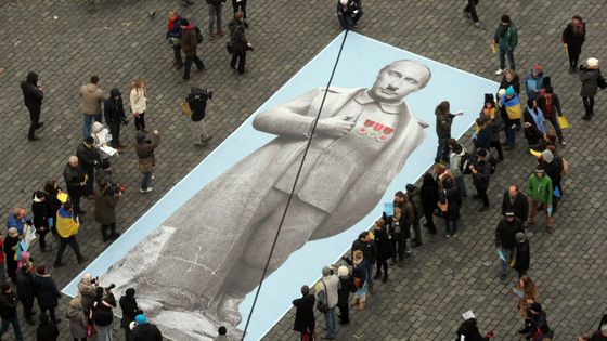 Pražské NE Putinovi. Fotky z demonstrace proti agresorovi