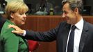 Angela Merkelová a Nicolas Sarkozy na summitu EU v Bruselu.