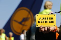 Stávka v německé Lufthanse pokračuje. S rušením letů se počítá i v sobotu