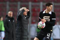 Oslavy končily křečí a s pískotem. Sparta opět selhala, může nabrat hrozivou ztrátu