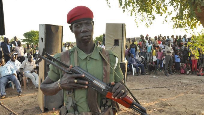 Voják v Jižním Súdánu. Ilustrační foto.
