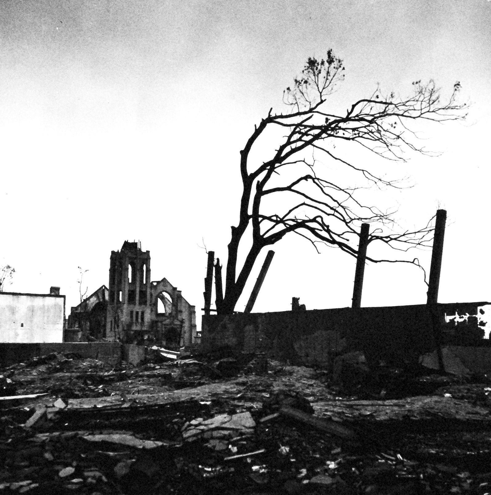 Jednorázové užití / Fotogalerie / Před 75 lety USA shodili jadernou pumu na Hirošimu