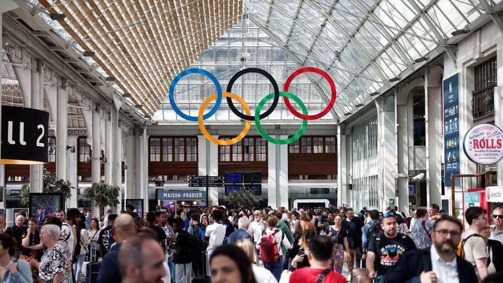 Nádraží v Paříži čelila před začátkem olympiády žhářským útokům. Doprava je narušena