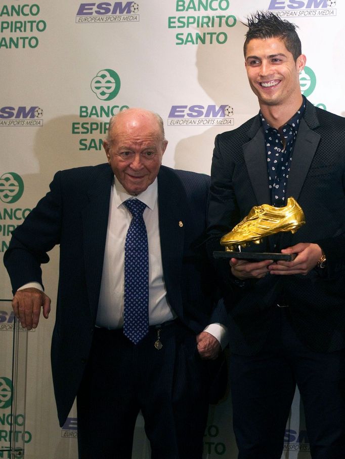 Cristiano Ronaldo a Alfredo Di Stefano (2011)