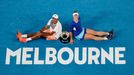 Barbora Krejčíková a Rajeev Ram slaví triumf ve finále smíšené čtyřhry na Australian Open 2021