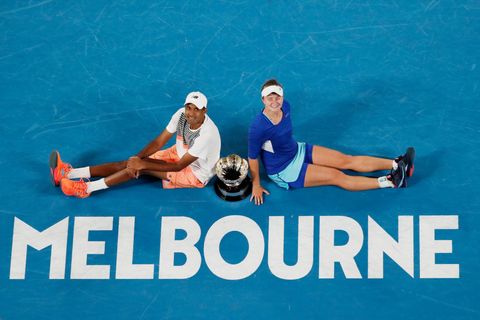 Barbora Krejčíková a Rajeev Ram slaví triumf ve finále smíšené čtyřhry na Australian Open 2021