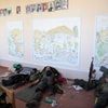 Ukrajina - ukrajinští vojáci odpočívají v budově školy v Ilovajsku