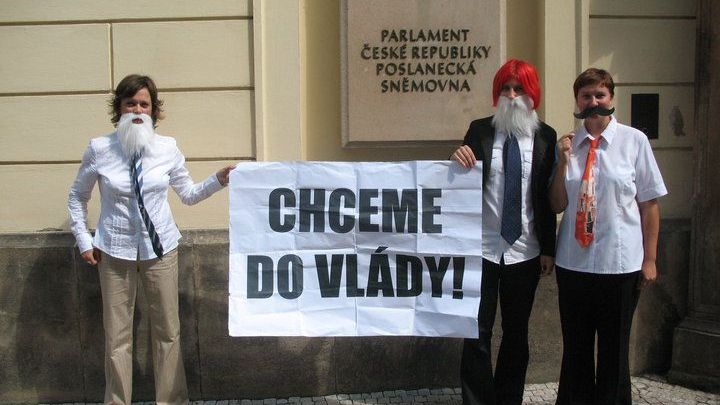 Na kandidátkách chybí ženy. Nerozlišujeme mezi Romy, leváky a ženami, hlásí Trikolora