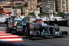 V Monaku se moc nepředjíždí, Mercedes tak cítí šanci