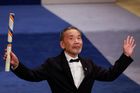 Kdo letos získá Nobelovu cenu za literaturu? Ve hře je Murakami i čínská autorka