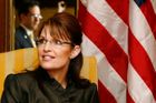 Palinová končí v čele Aljašky, možná kvůli Bílému domu
