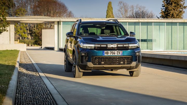 Octavia zdražila, co místo ní koupit? Deset levnějších alternativ k oblíbené Škodě; Zdroj foto: Dacia