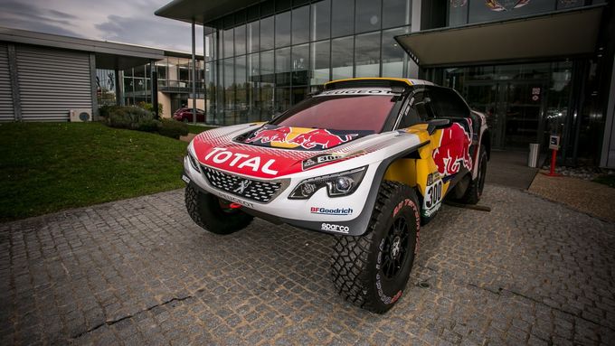 Vítězný hattrick na Dakaru má Peugeotu přivézt vůz 3008DKR Maxi.