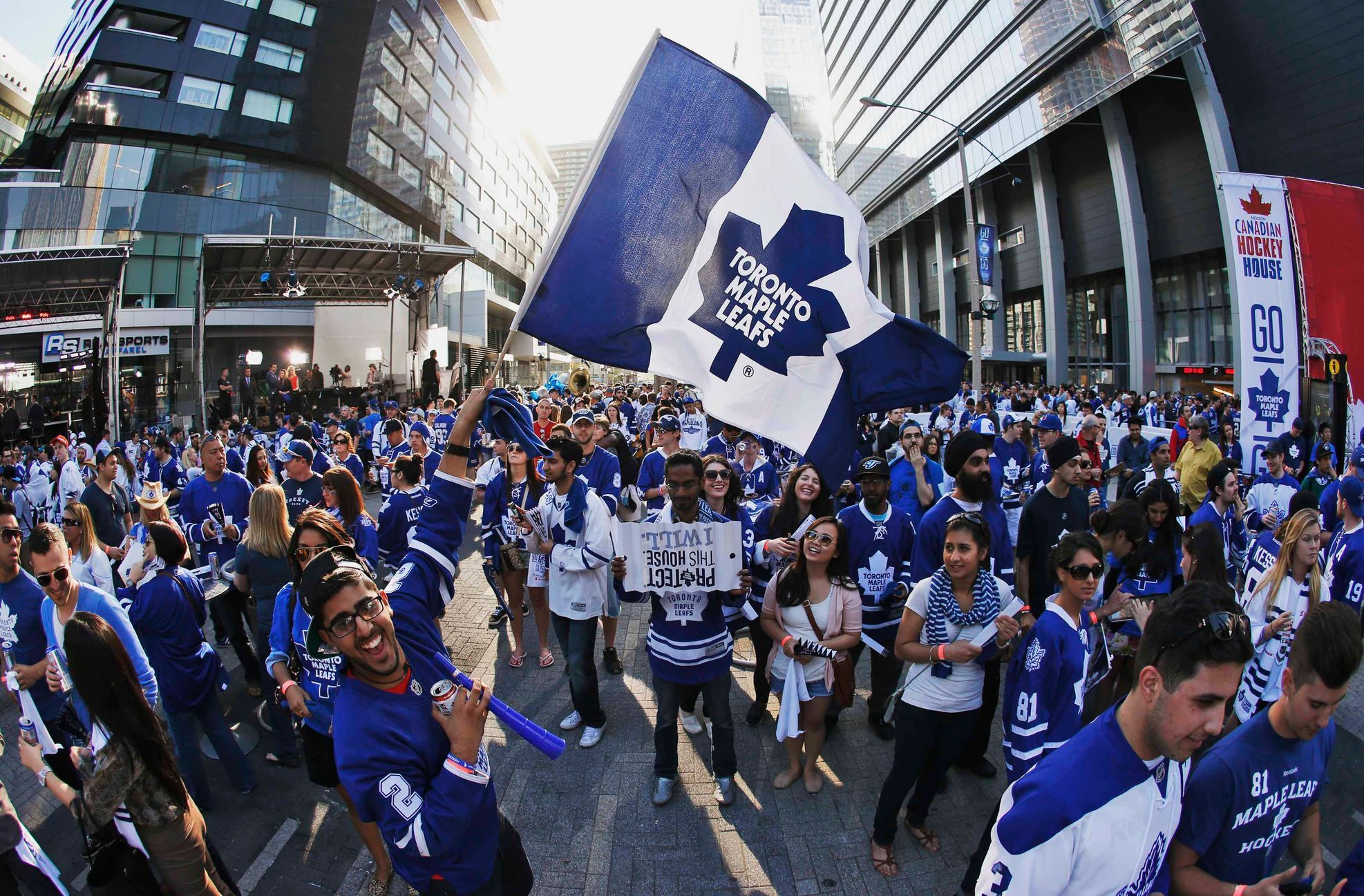 Fanoušci Toronto Maple Leafs v play off 2013