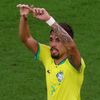 Lucas Paqueta slaví gól v osmifinále MS 2022 Brazílie - Jižní Korea