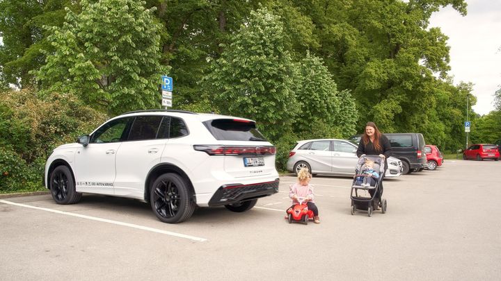 Dokáže auto skutečně zabránit nehodě při couvání? Test ukázal propastné rozdíly
