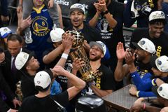 Basketbalisté Golden State jsou posedmé šampiony NBA