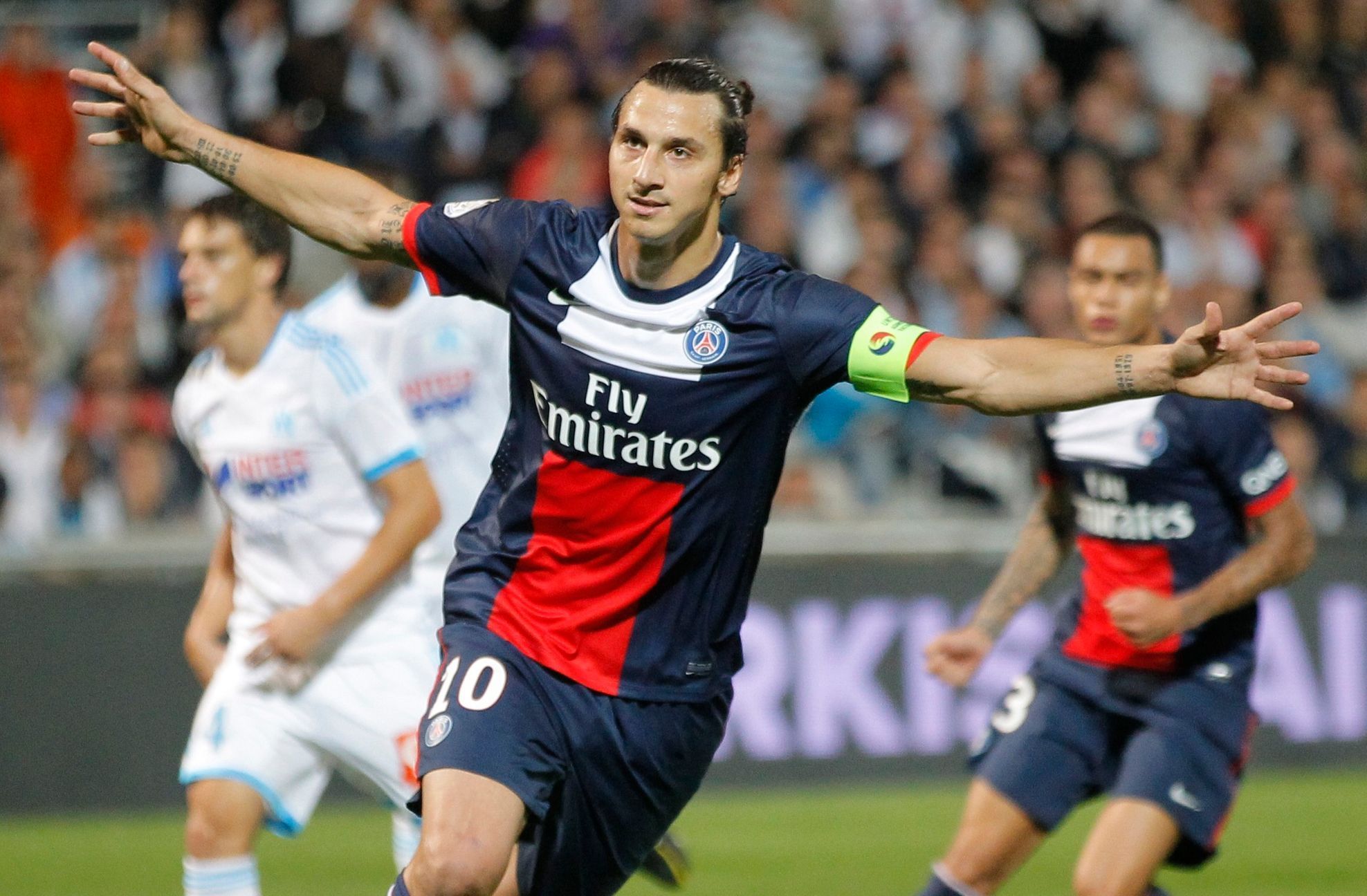 Zlatan Ibrahimovič slaví gól do sítě Marseille