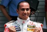Brit Lewis Hamilton slaví svůj nejrychlější čas v kvalifikaci na Velkou cenu USA.