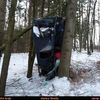 Auto čelním nárazem přerazilo strom