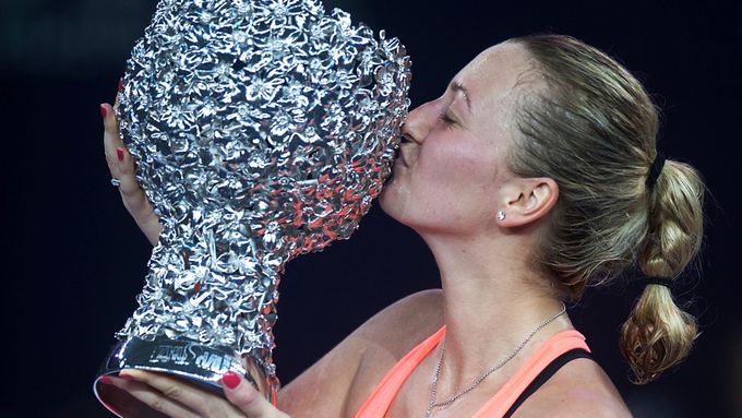 Petra Kvitová slaví vítězství v Elite Trophy.