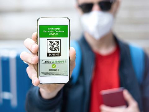 Opatření přehledně: Na oběd už jen s certifikátem. Co dalšího se od pondělí mění?