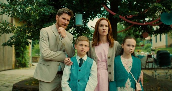 Začalo se točit druhé pokračování české komedie Přání k narozeninám 2. Na snímku D. Švehlík, T. Pauhofová, J. Barták a V. Bečková.