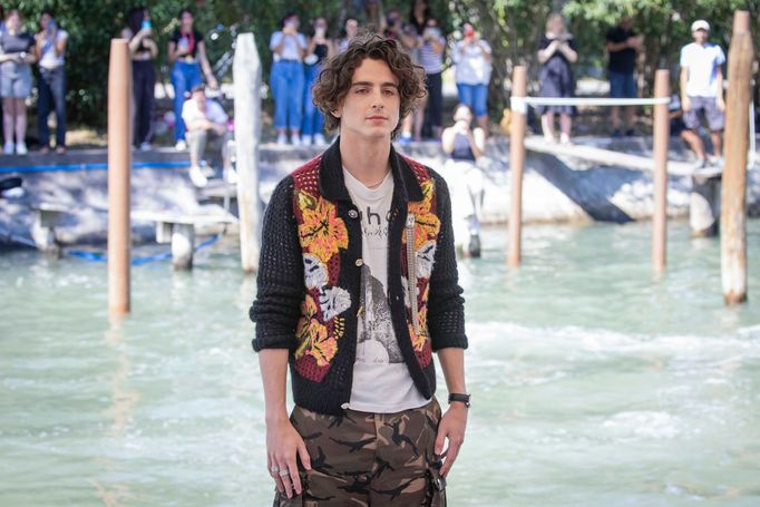 Timothée Chalamet na benátském festivalu.