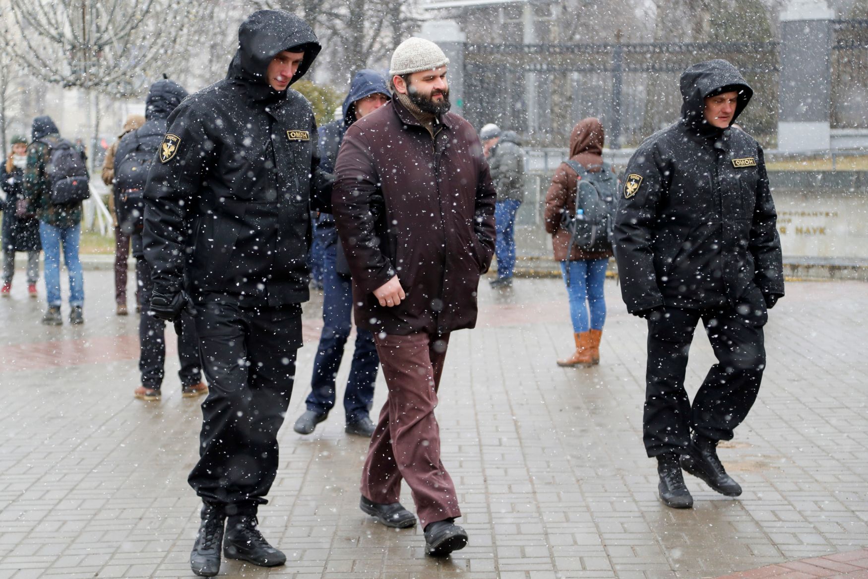 Policie zasáhla proti demonstrantům v Minsku, zatkla desítky lidí