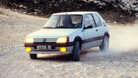 Sportovní verze GTI - jedna z nejlegendárnějších variant Peugeotu 205.