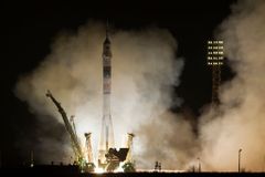 Po startu z Bajkonuru se zřítila ruská raketa Proton