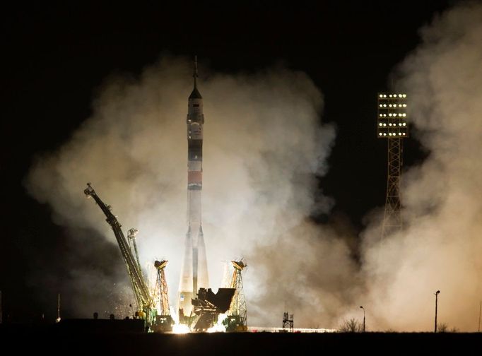 The Soyuz TMA-08M spacecraft carrying the International Space Station (ISS) crew of U.S. astronaut Chris Cassidy and Russian cosmonauts Pavel Vinogradov and Alexander Misurkin blasts off from the launch pad at the Baikonur cosmodrome March 29, 2013. REUTERS/Shamil Zhumatov