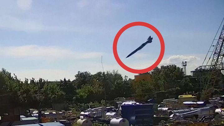 Možná proto v Kremenčuku umírali civilisté. "Pravěká slepá" raketa má fatální slabinu; Zdroj foto: Associated Press