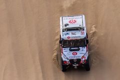 Kubiena začal Dakar třetím místem. Prokop se trápil kvůli součástce za deset korun