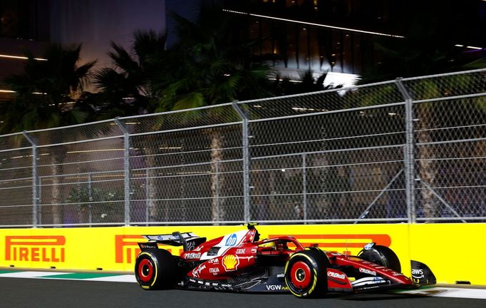 Pilot F1 Lewis Hamilton během Velké ceny Saúdské Arábie F1 2025