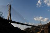 Nejnovější přírůstek k mostním rekordmanům byl otevřen ve čtvrtek. Ve výšce 390 metrů přemosťuje údolí v pohoří Sierra Madre Occidental a je součástí dálnice, která vede jedním z nejtěžších terénů Mexika.