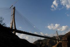 Mexiko má nejvyšší most světa, schoval by i Eiffelovku