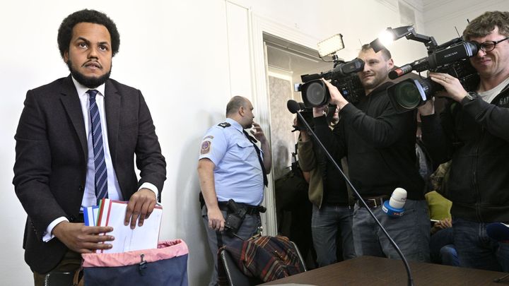 Feri zpochybnil věrohodnost dívek, které podle obžaloby znásilnil. Vinu odmítl
