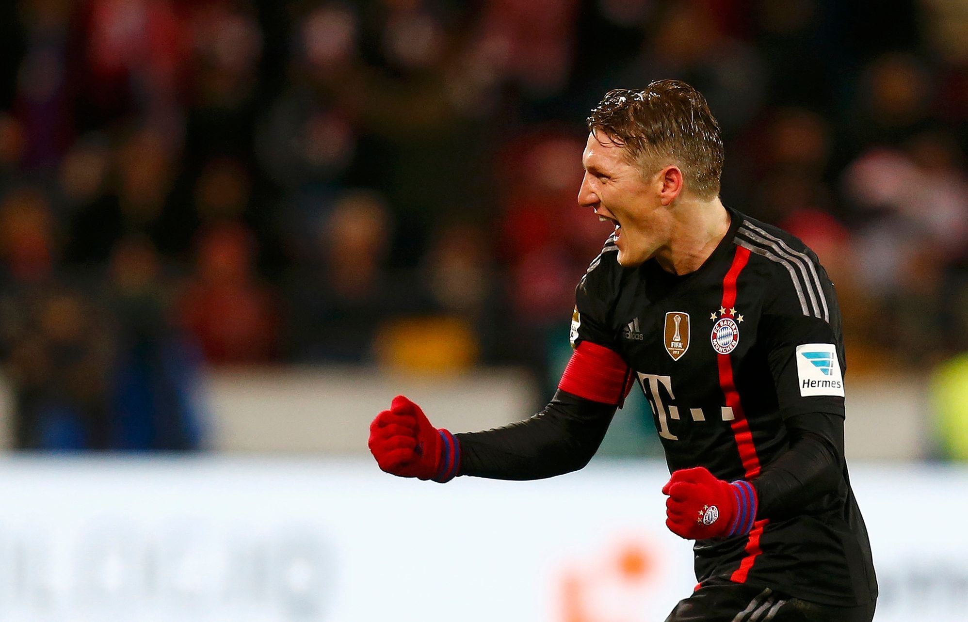Bastian Schweinsteiger slaví svůj gól v Bayernu Mnichov