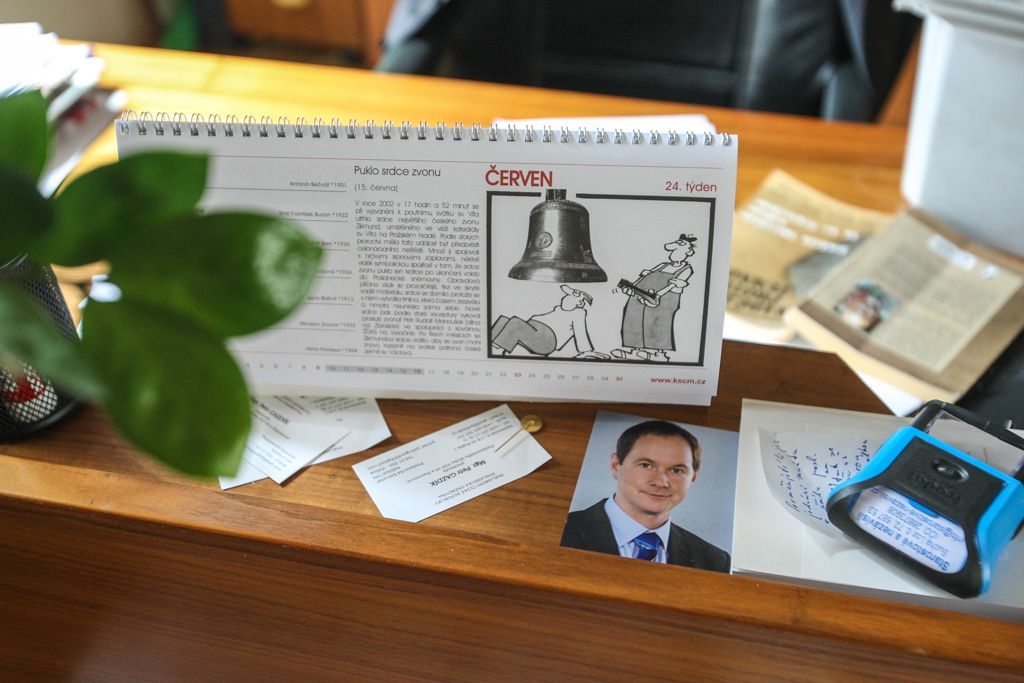 Poslanci se stěhují