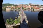 Opět se běželo historickými místy staré Prahy. Včetně Karlova mostu.