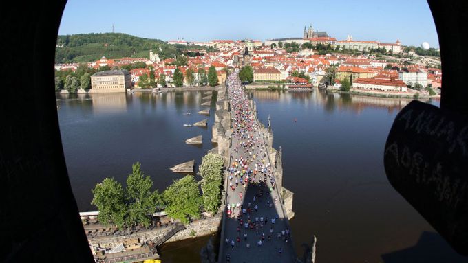 Pražský maraton vábí do metropole tisíce běžců. Letos byl však zájem menší než obvykle. Ilustrační foto.