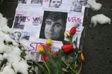 Lidé dnes v Jerevanu vzpomněli také na nedávno zavražděného novináře Hranta Dinka.