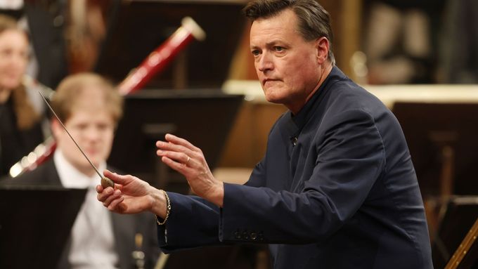 Christian Thielemann diriguje suitu z Růžového kavalíra od Richarda Strausse, hrají Berlínští filharmonikové. Foto: Dieter Nagl