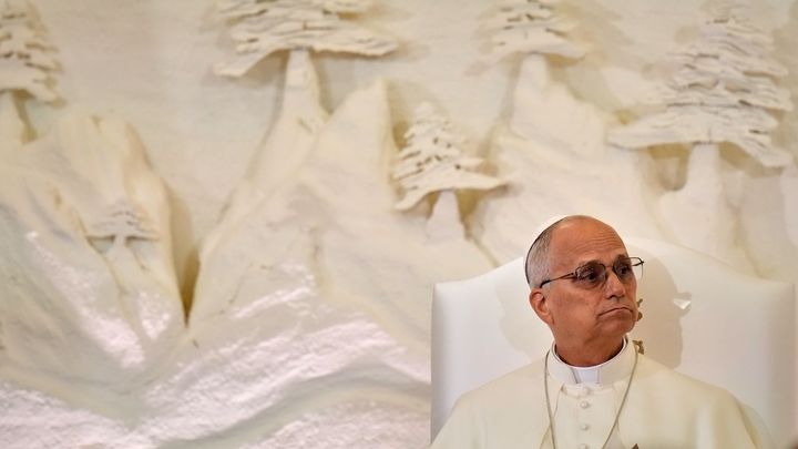 Obrazem: Papež Lev XIV. zahájil druhý den návštěvy Libanonu modlitbou za mír