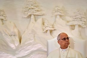 Obrazem: Papež Lev XIV. zahájil druhý den návštěvy Libanonu modlitbou za mír