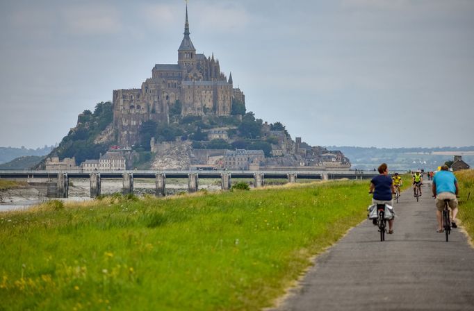 Klášter Mont-Saint-Michel ve francouzské Normandii byl postaven před 1000 lety.