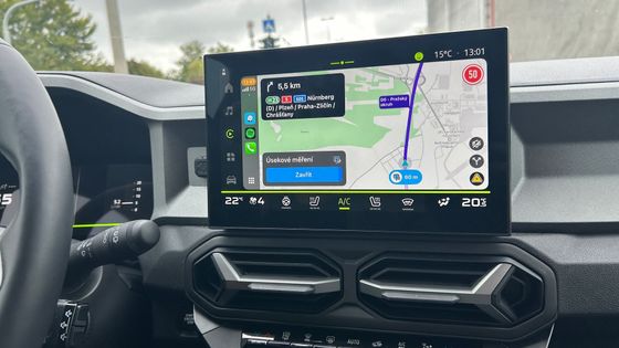 Nevěřte radarové dezinformaci: Jak je to doopravdy s navigací Waze na cestách