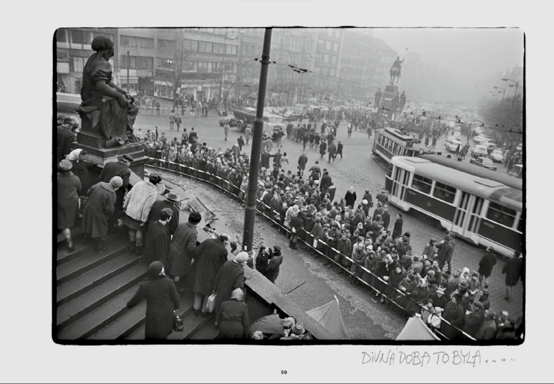 Bohdan Holomíček, fotograf, kniha, Album 1958–1977, Foto, Magazín